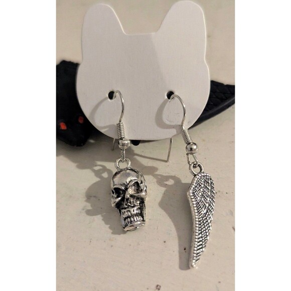 Goth Punk Biker Silver Skull & Wing Handmade Dangle Earrings - Picture 2 of 3